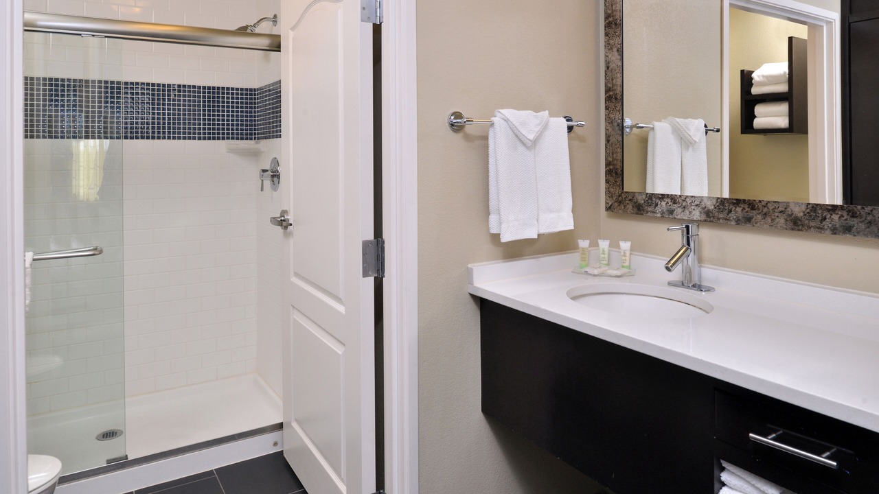 Photo of Bathroom in Hollywood Park