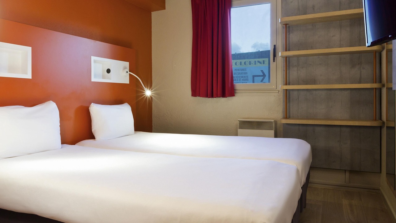 Photo of Bedroom in Chilly-Mazarin