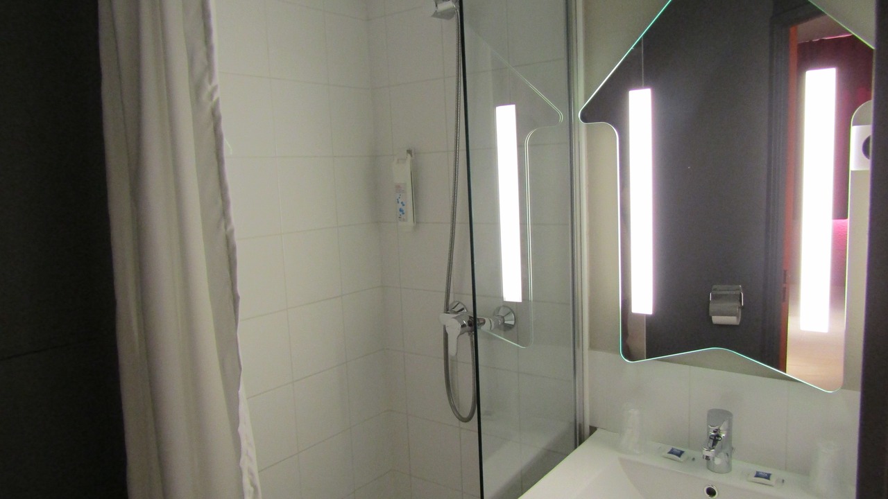 Photo of Bathroom in Chilly-Mazarin