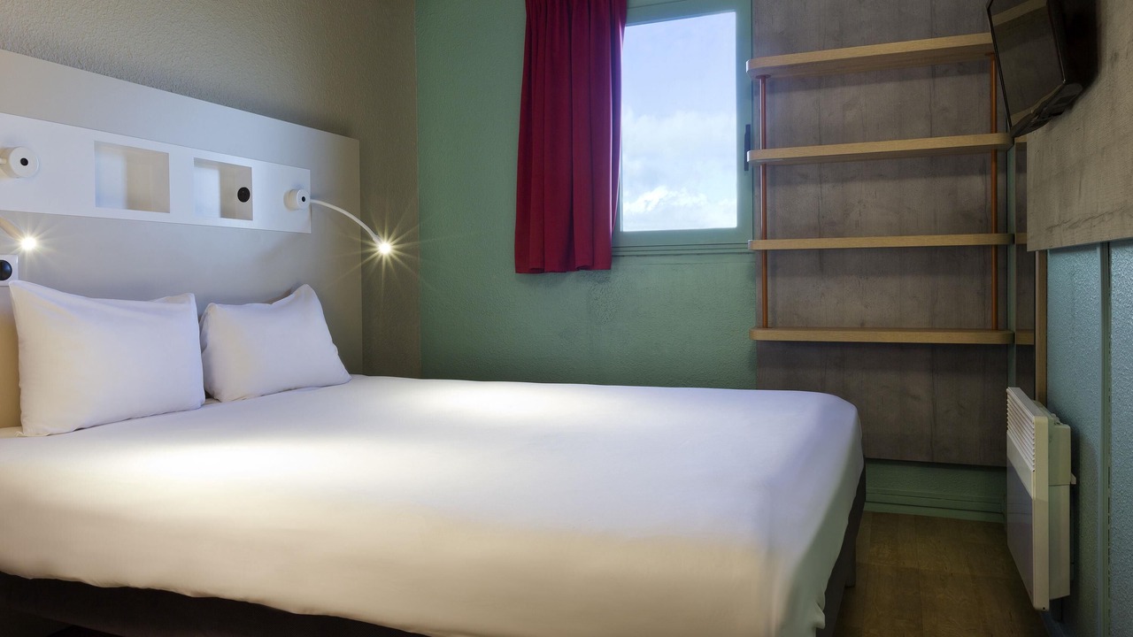 Photo of Bedroom in Chilly-Mazarin