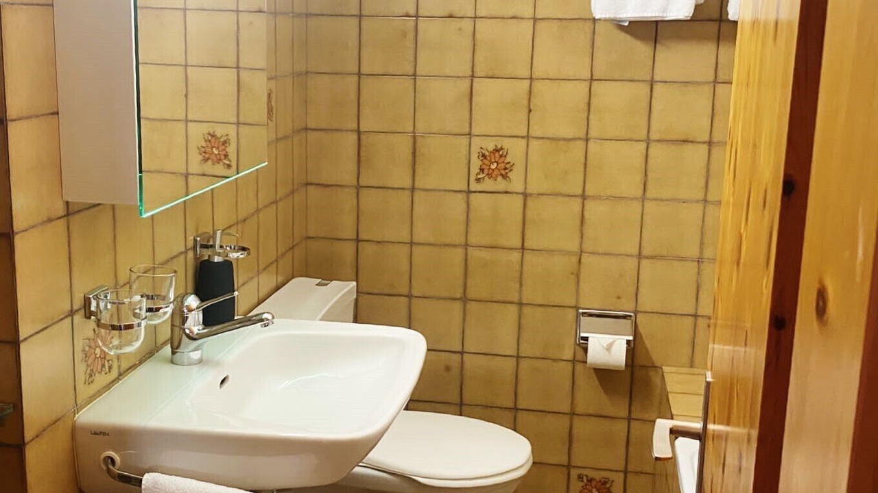 Photo of Bathroom in Silvaplana