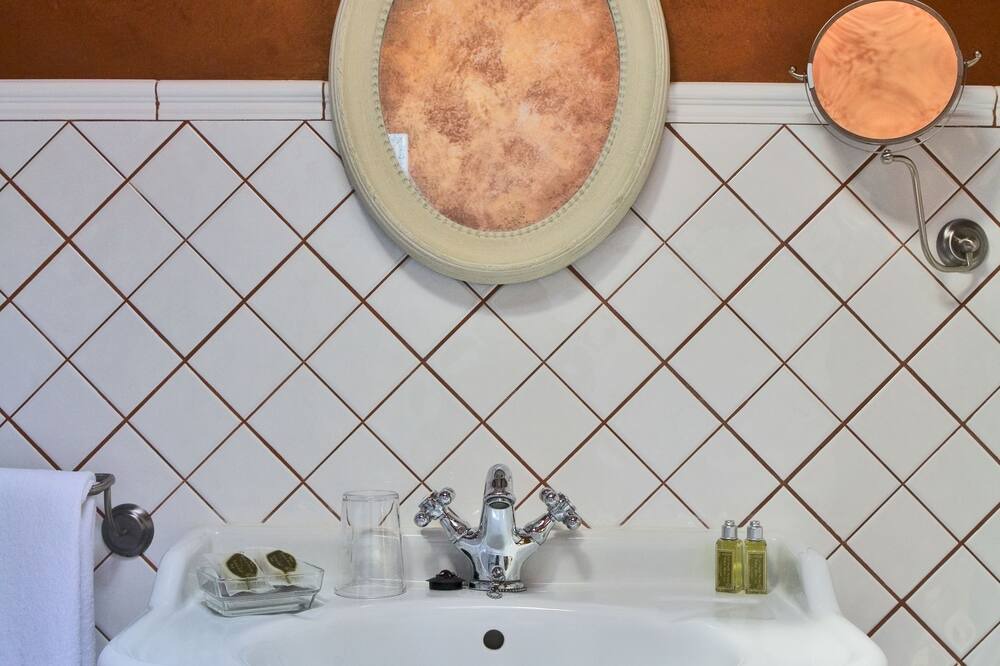 Photo of Bathroom in Beniali