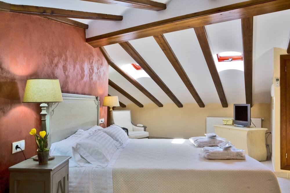 Photo of Bedroom in Beniali