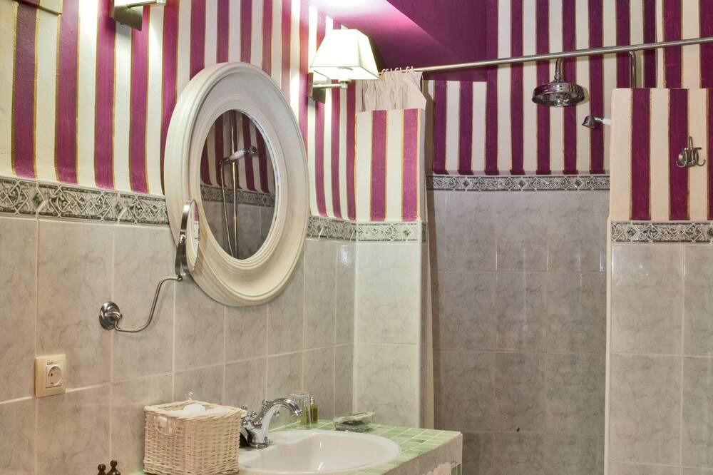 Photo of Bathroom in Beniali