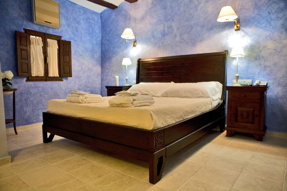 Photo of Bedroom in Beniali
