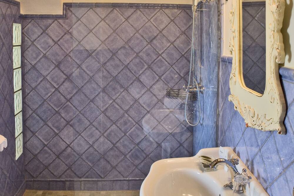 Photo of Bathroom in Beniali