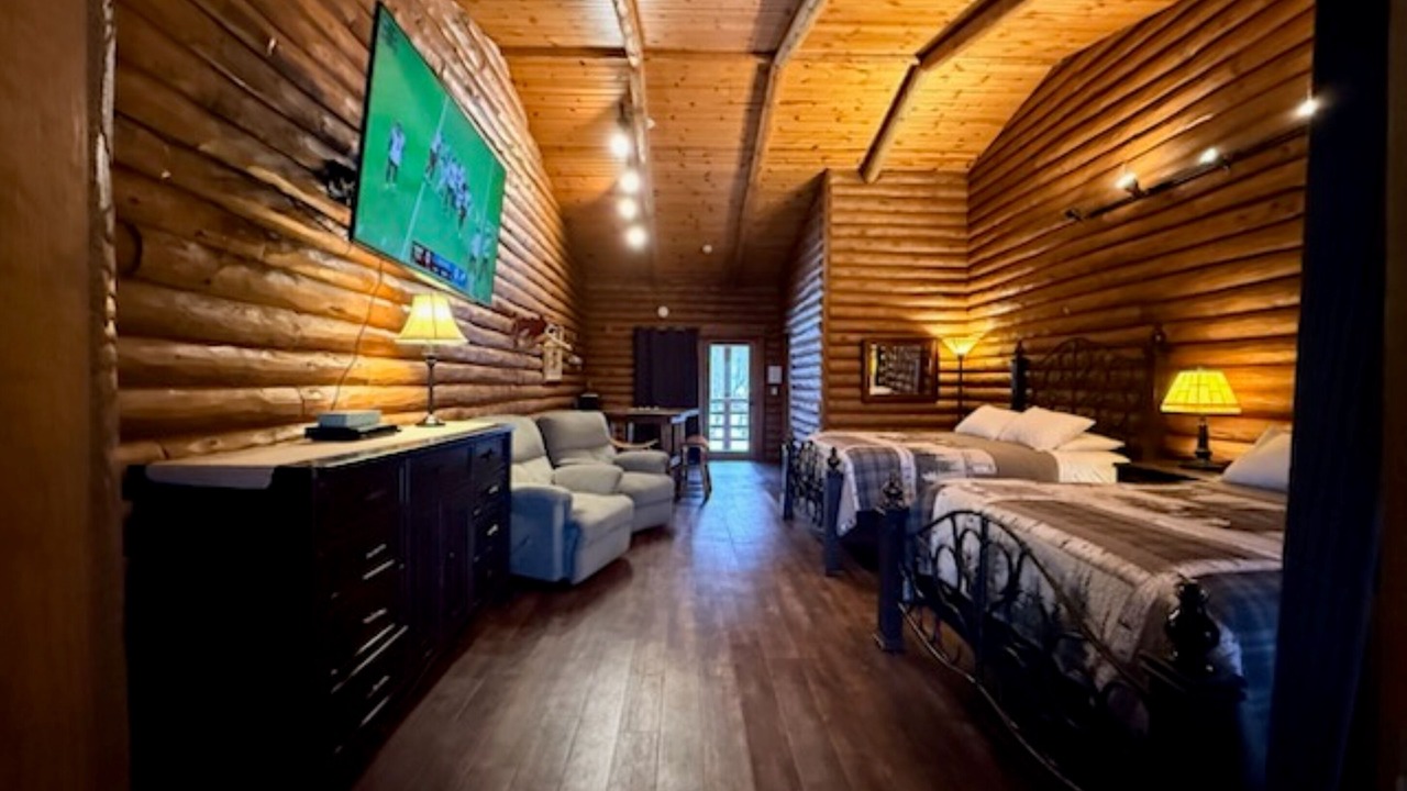 Photo of Bedroom in Lake Delton