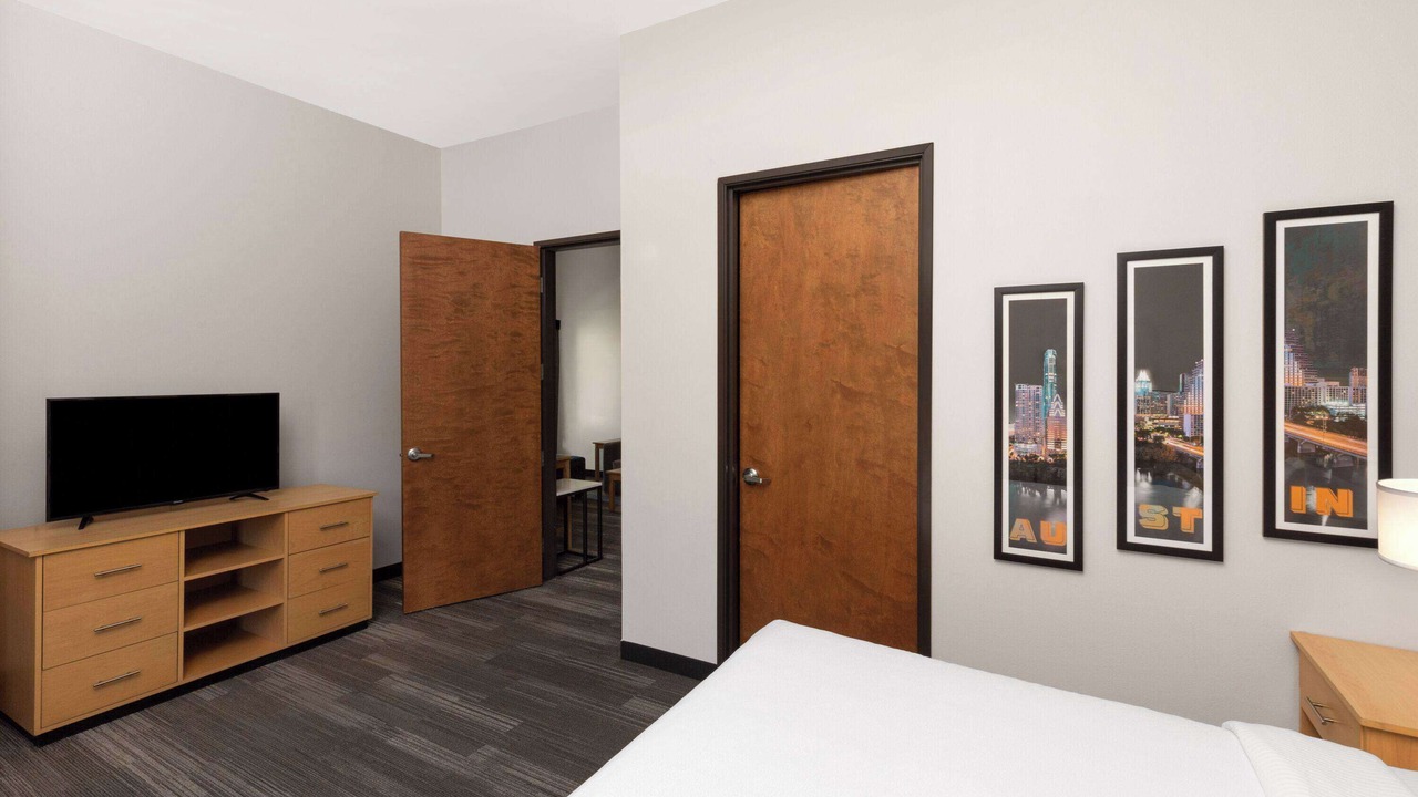 Photo of Bedroom in McNeil