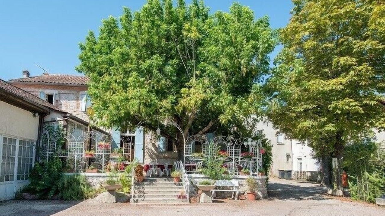 Photo of Outdoor in Bon-Encontre