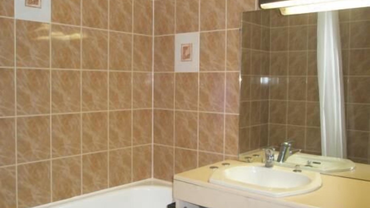 Photo of Others in Gap