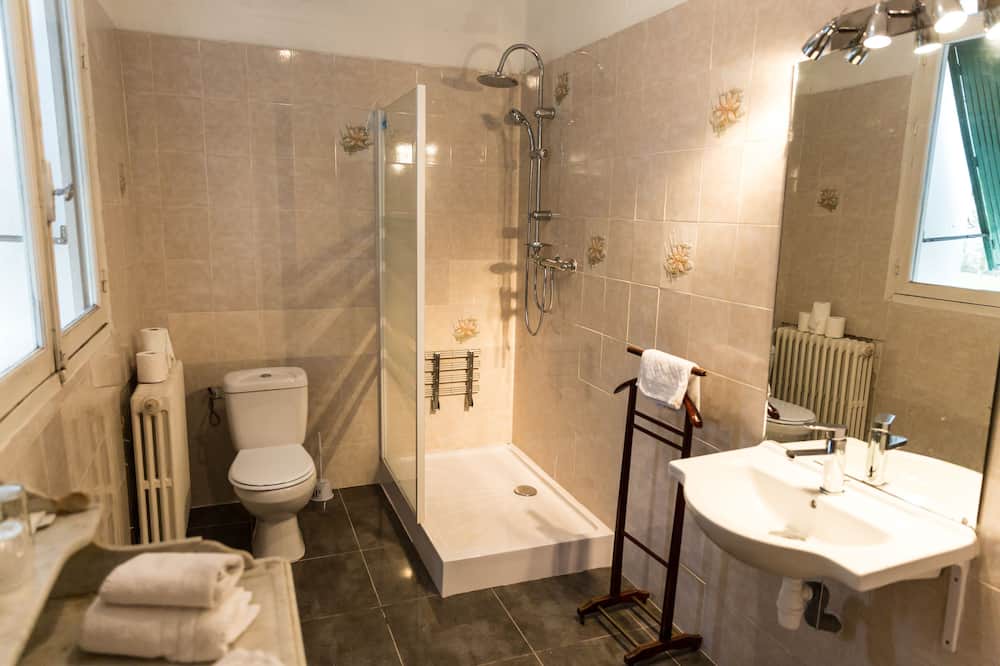 Photo of Bathroom in Realmont