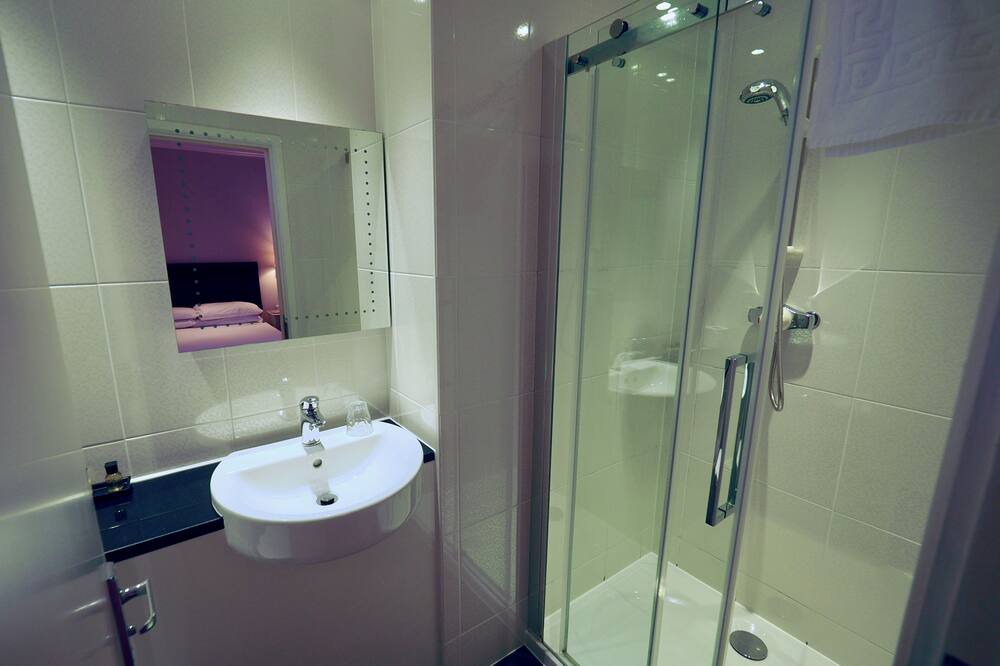 Photo of Bathroom in Bude