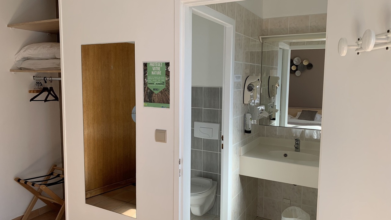 Photo of Bedroom in Saint-Jean-le-Centenier