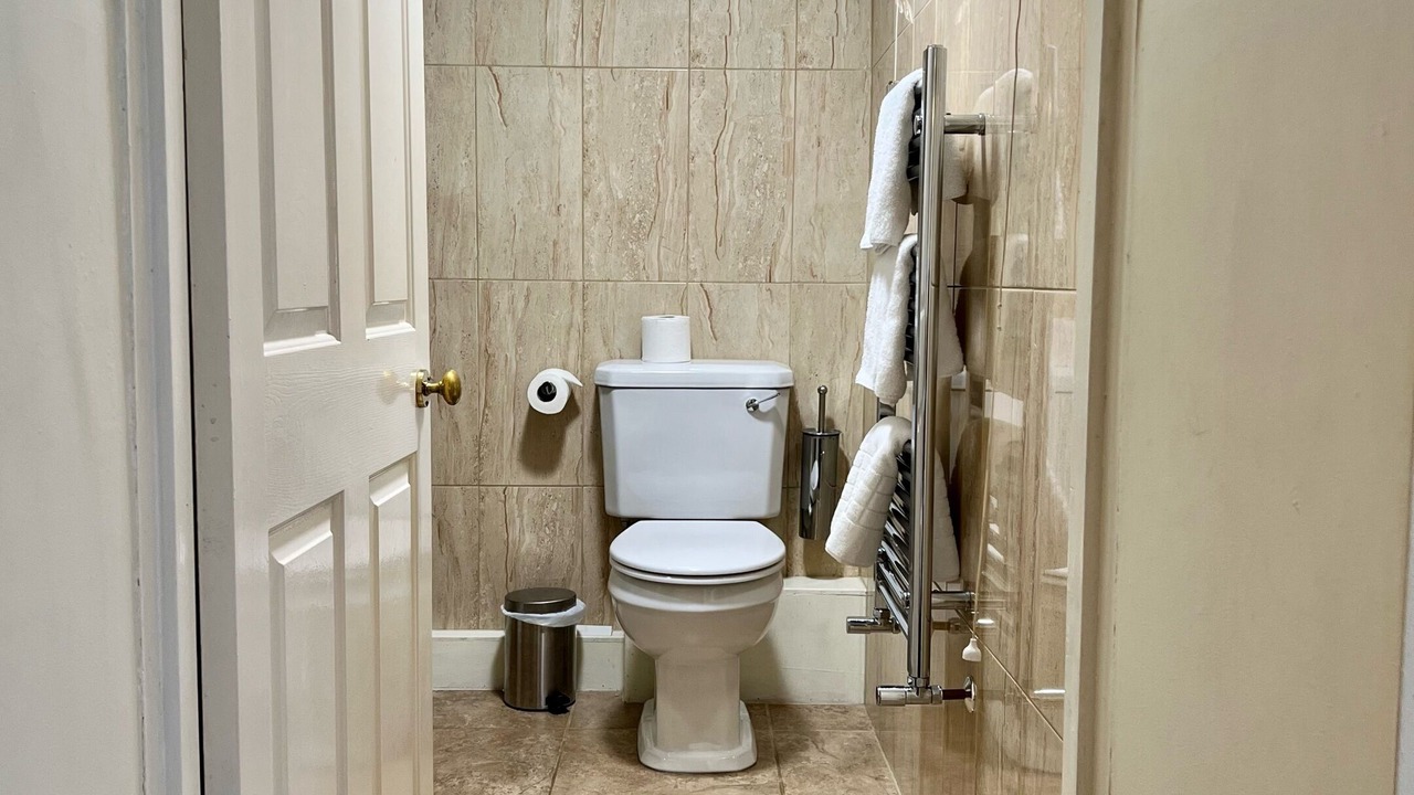 Photo of Bathroom in Longdon