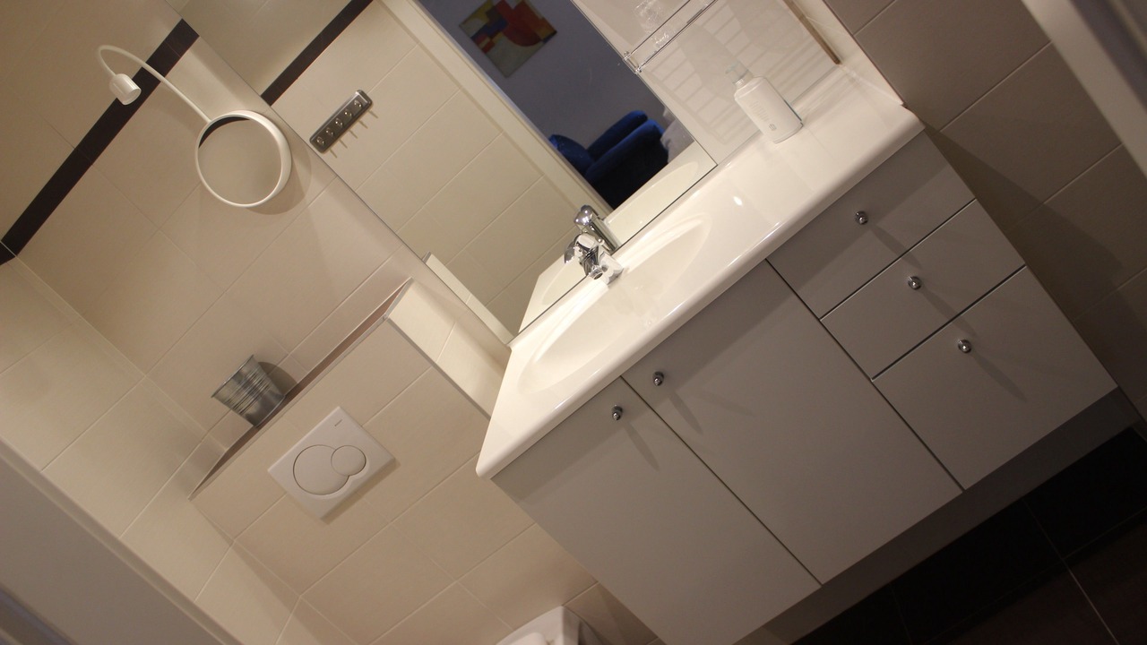 Photo of Bathroom in Barr
