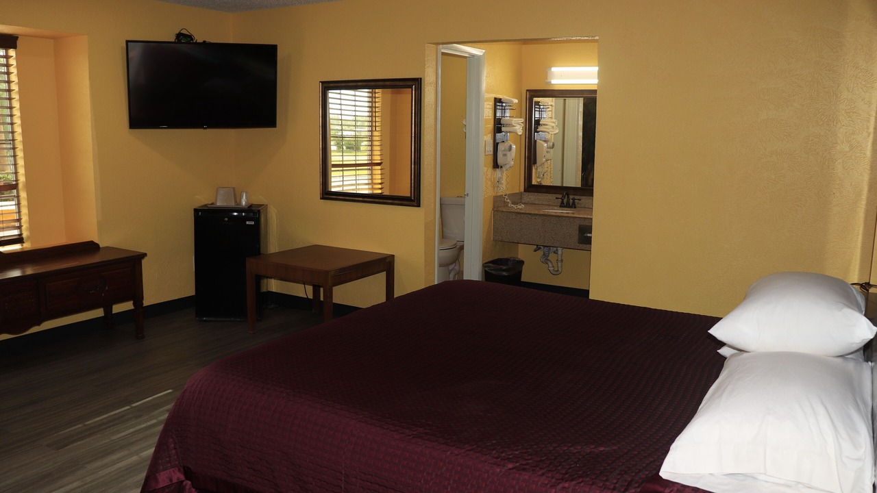 Photo of Bedroom in Hallettsville
