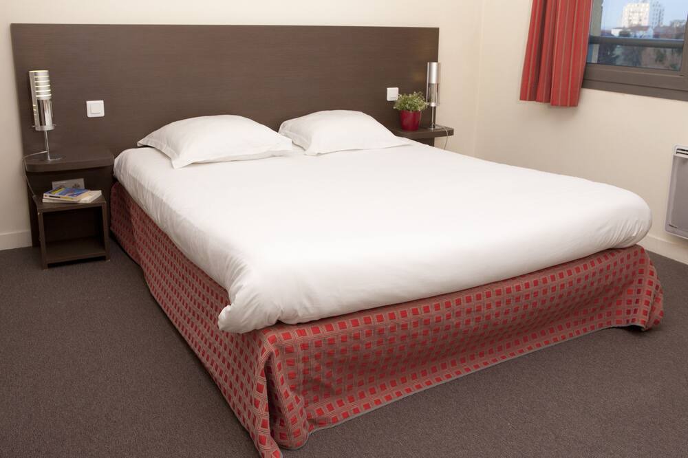 Photo of Bedroom in Villejuif