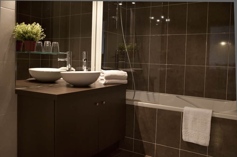 Photo of Bathroom in Villejuif
