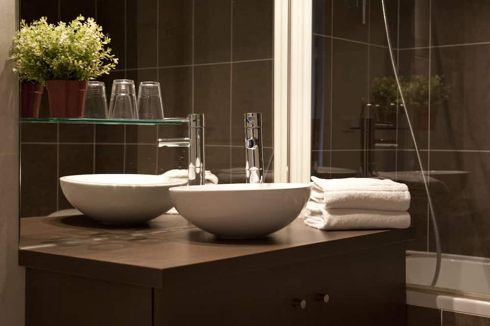Photo of Bathroom in Villejuif