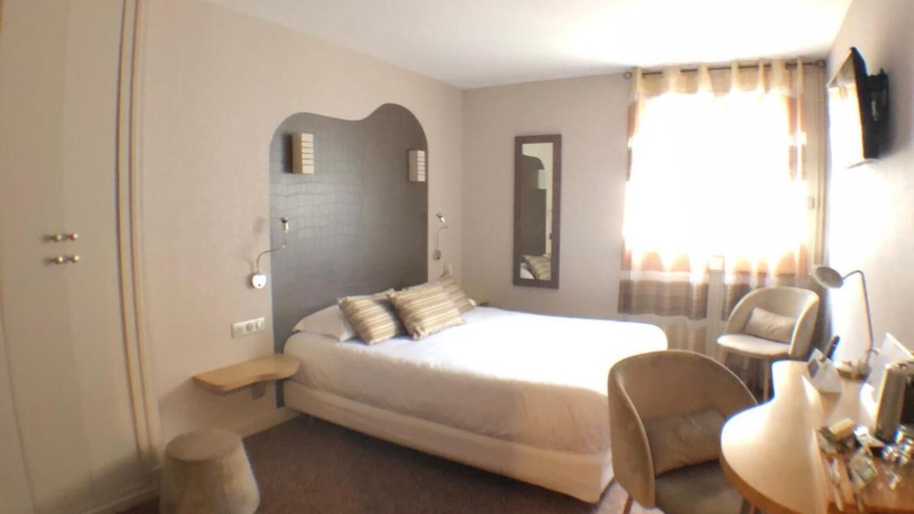 Photo of Bedroom in Mauriac