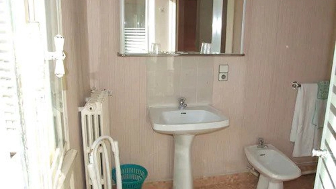 Photo of Bathroom in Loches