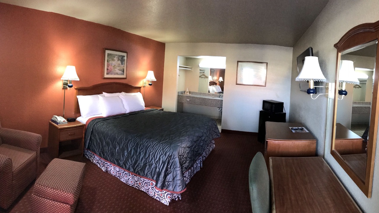 Photo of Bedroom in Elmwood Area