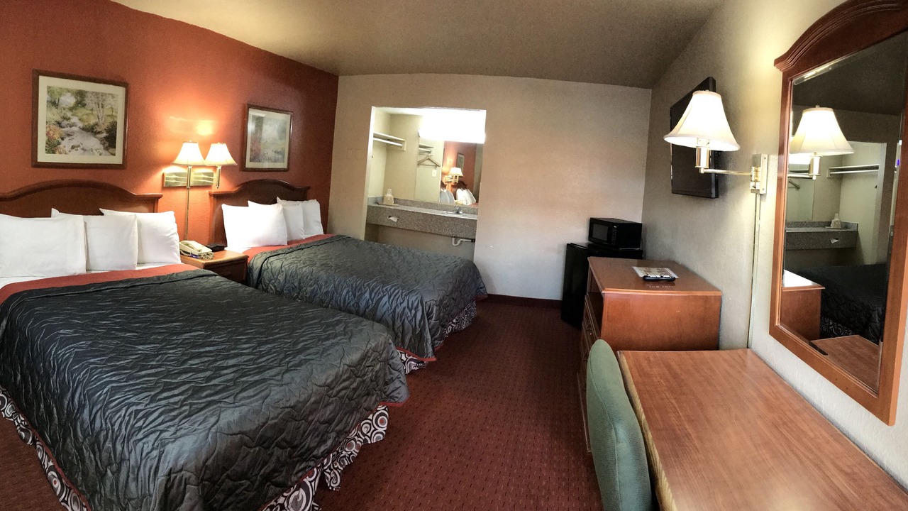 Photo of Bedroom in Elmwood Area