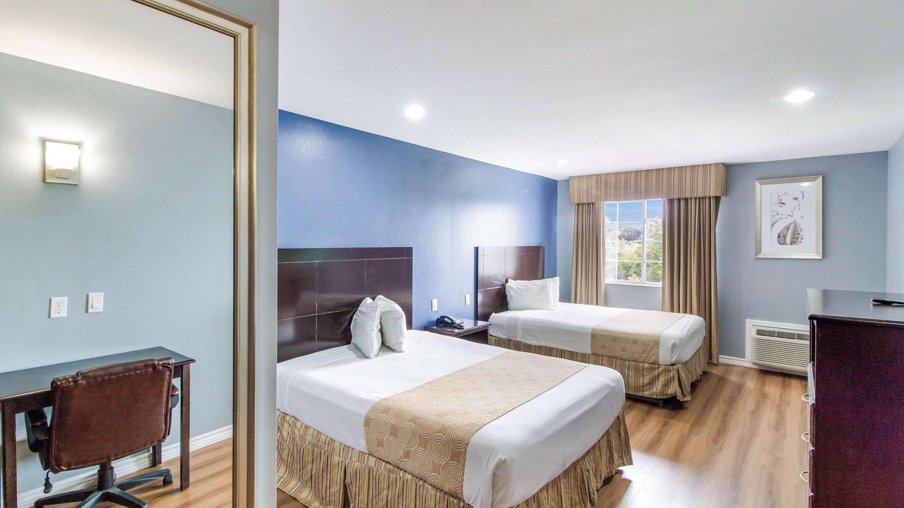Photo of Bedroom in Lakeview  Jefferson County