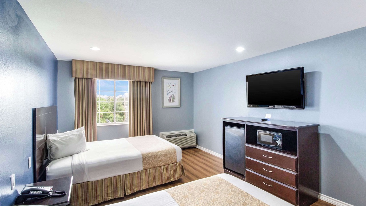 Photo of Bedroom in Lakeview  Jefferson County