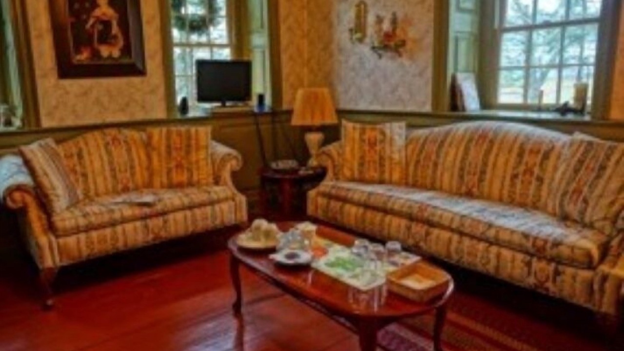 Photo of Others in Reinholds