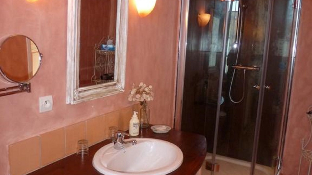 Photo of Bathroom in Valognes