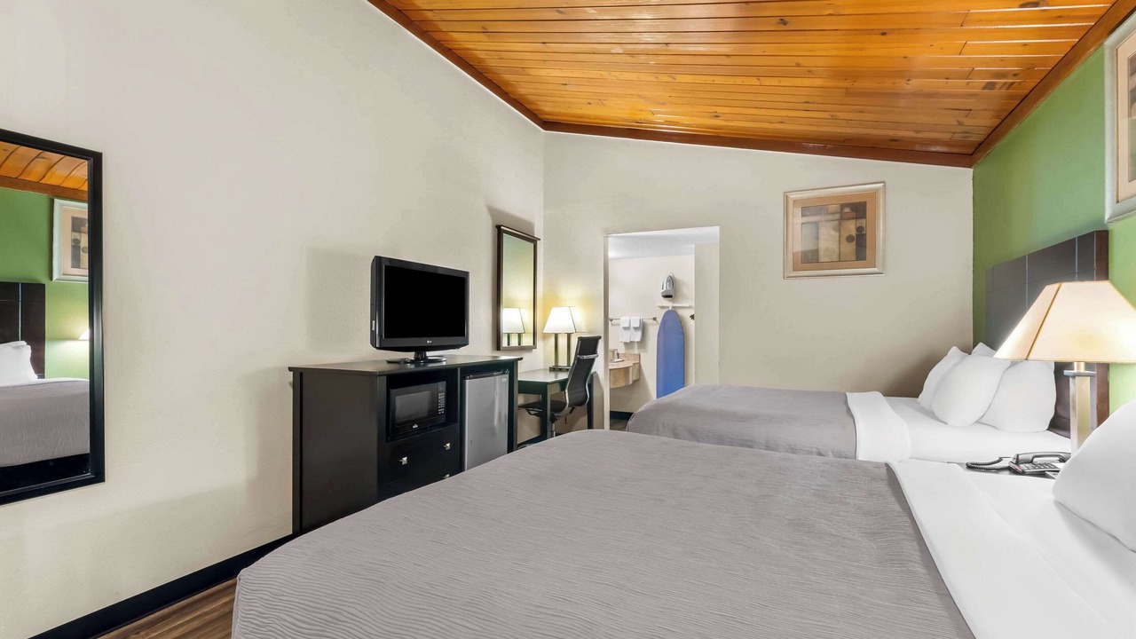 Photo of Bedroom in Tullahoma