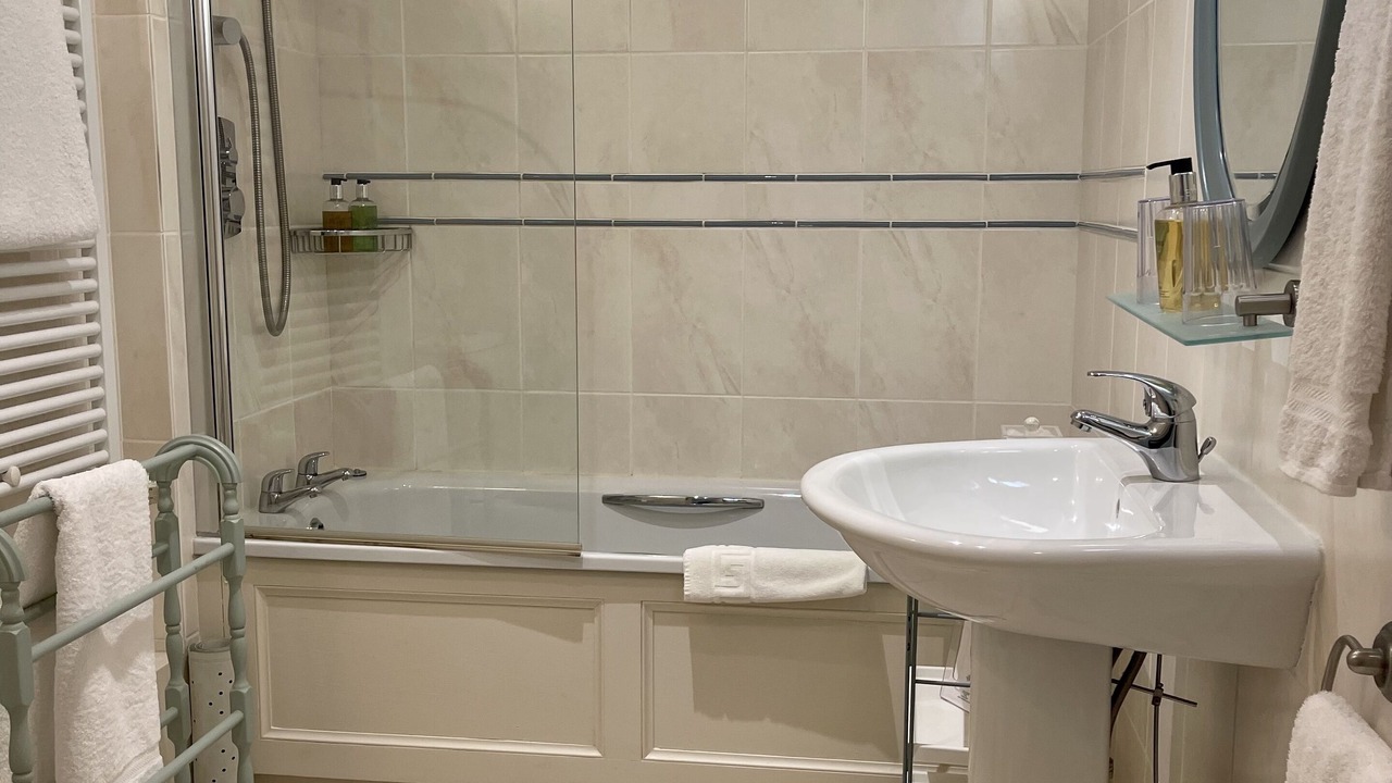 Photo of Bathroom in Warwick-on-Eden