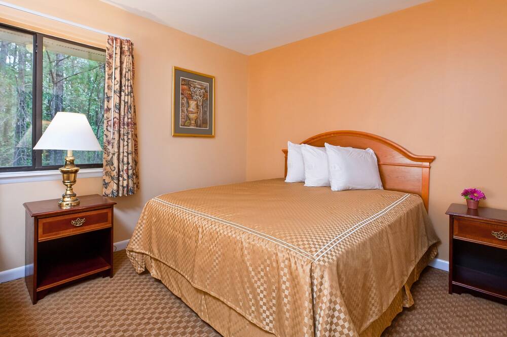 Photo of Bedroom in Peach Orchard