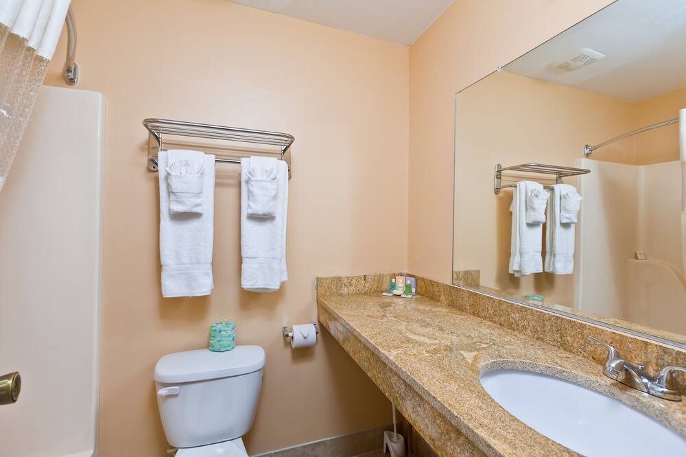 Photo of Bathroom in Peach Orchard