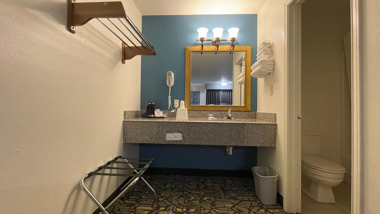 Photo of Bathroom in Malakoff