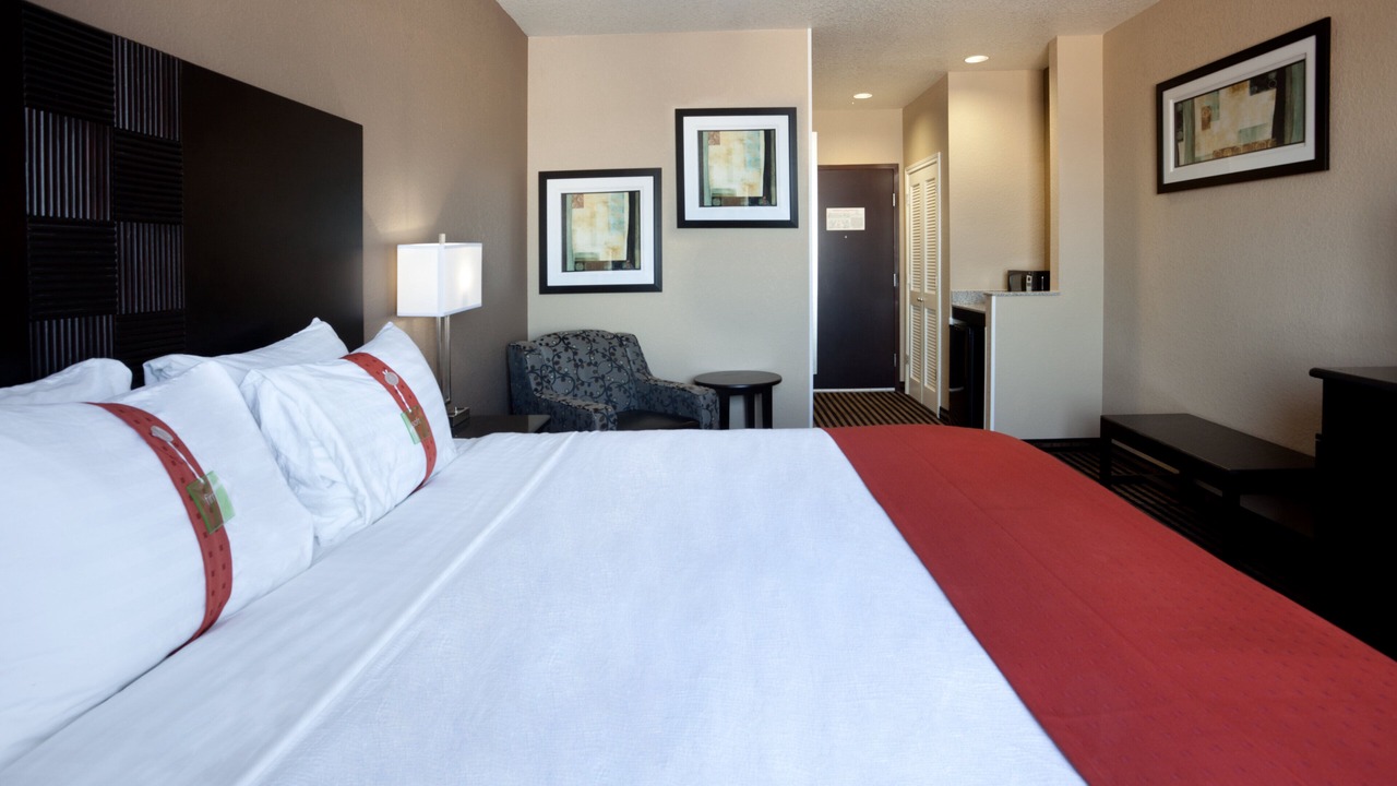 Photo of Bedroom in Far North Central
