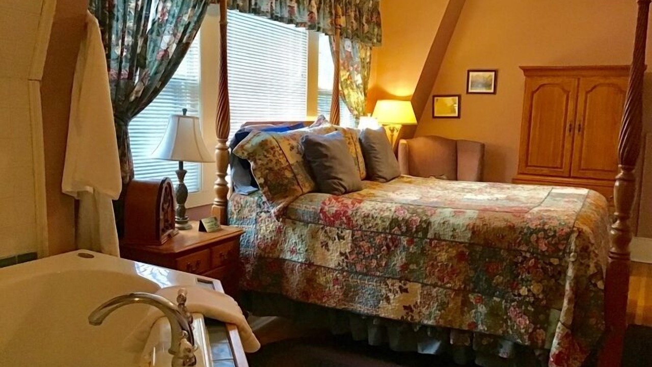 Photo of Bedroom in Canadensis