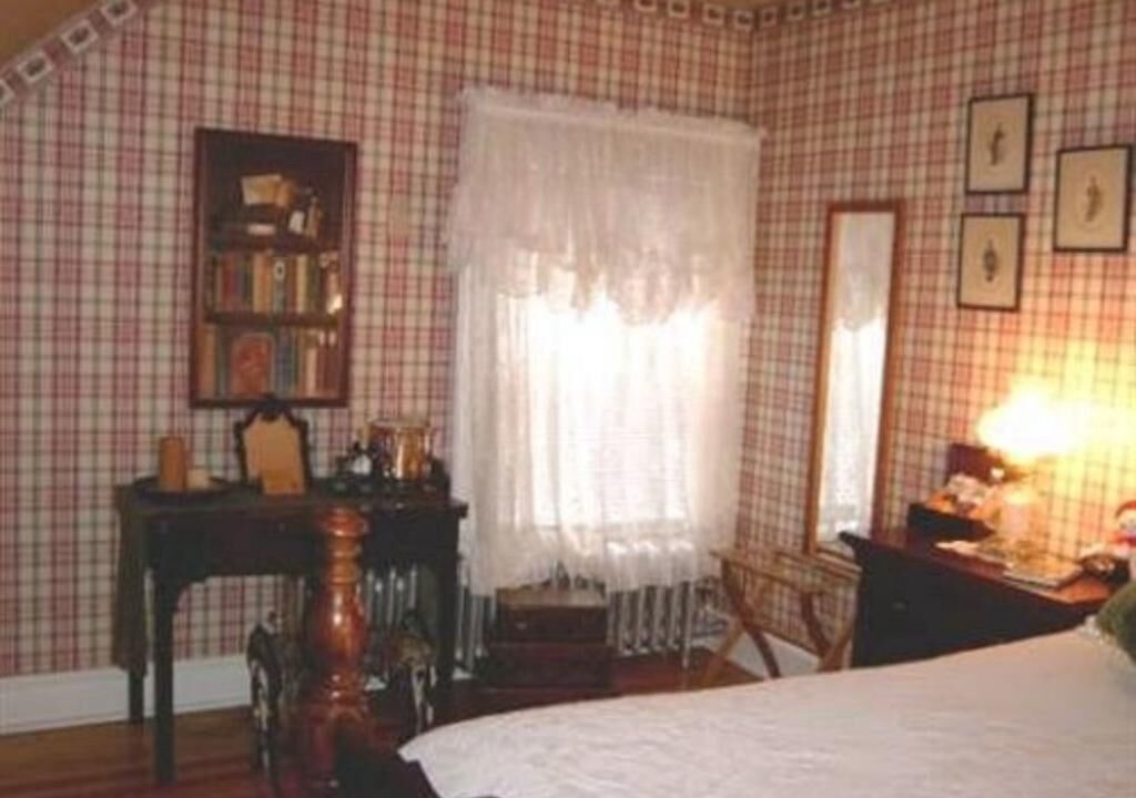 Photo of Others in Canadensis