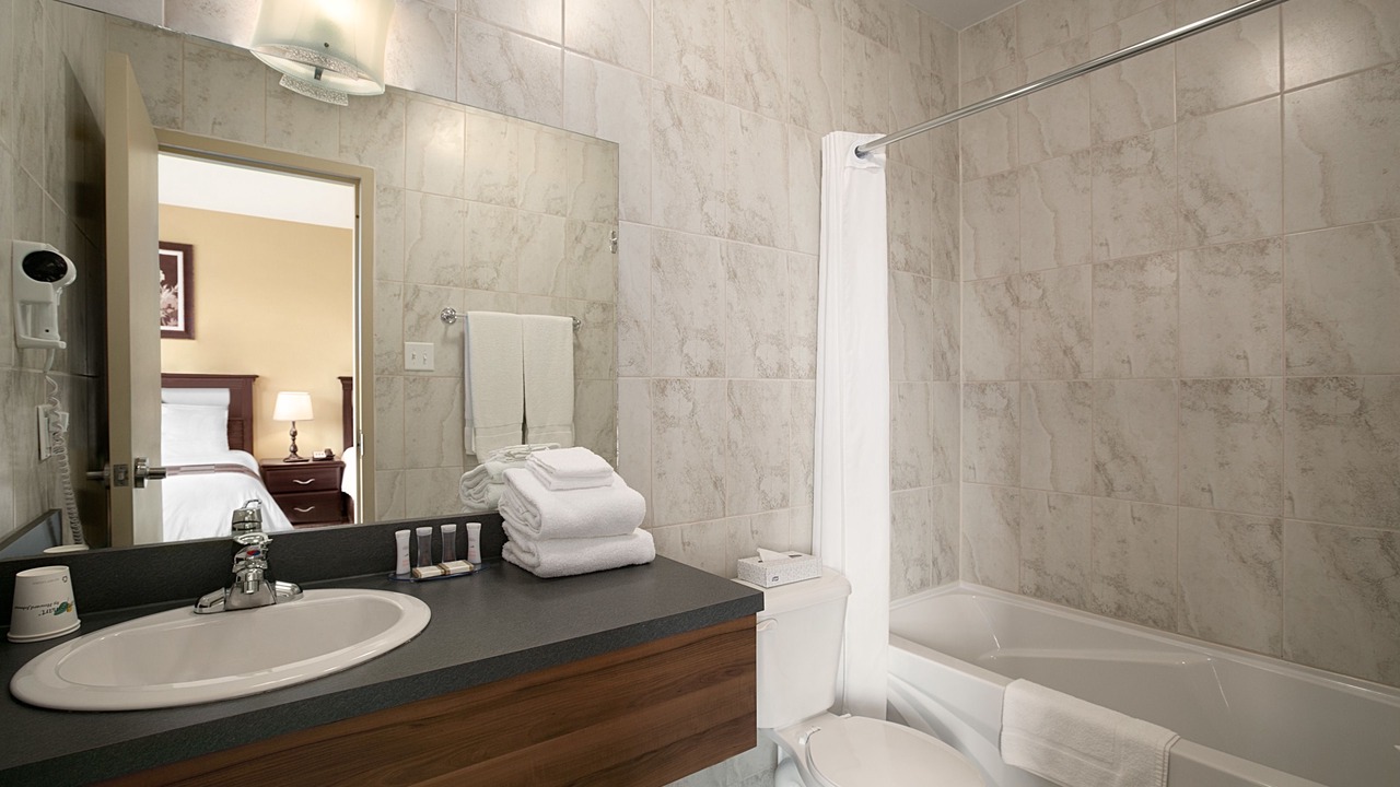 Photo of Bathroom in Saint-Leonard