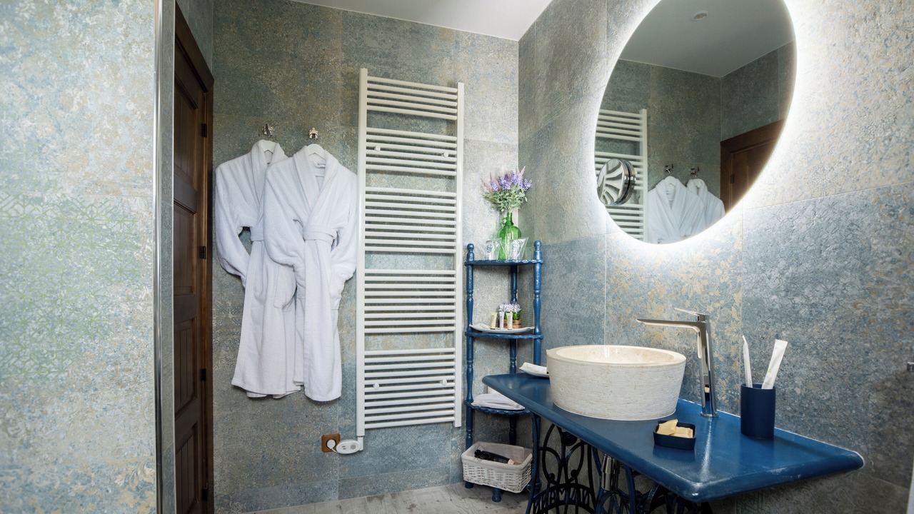 Photo of Bathroom in Pontons