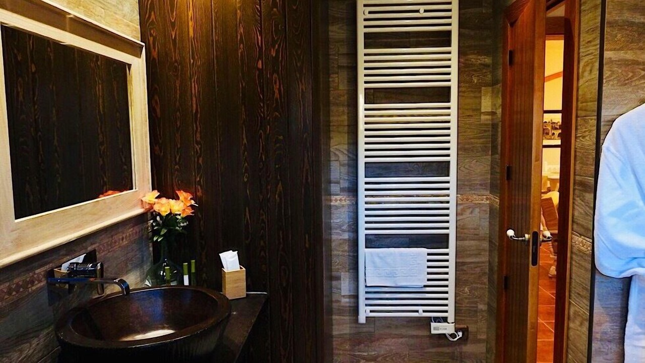 Photo of Bathroom in Pontons