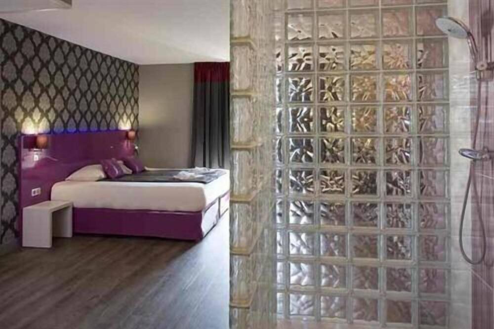Photo of Bedroom in Beaulieu-sur-Dordogne