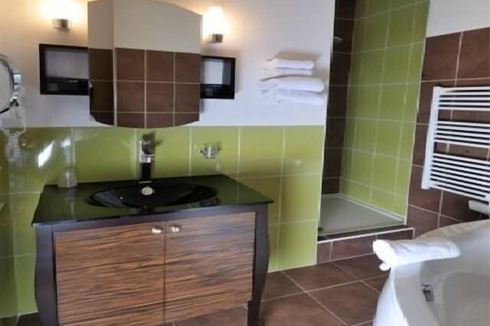 Photo of Bathroom in Beaulieu-sur-Dordogne