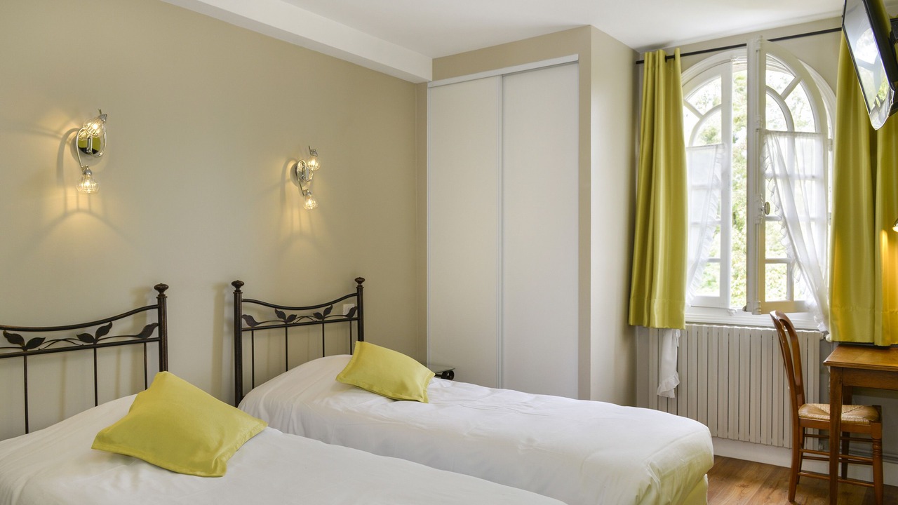 Photo of Bedroom in Beaumont-en-Veron