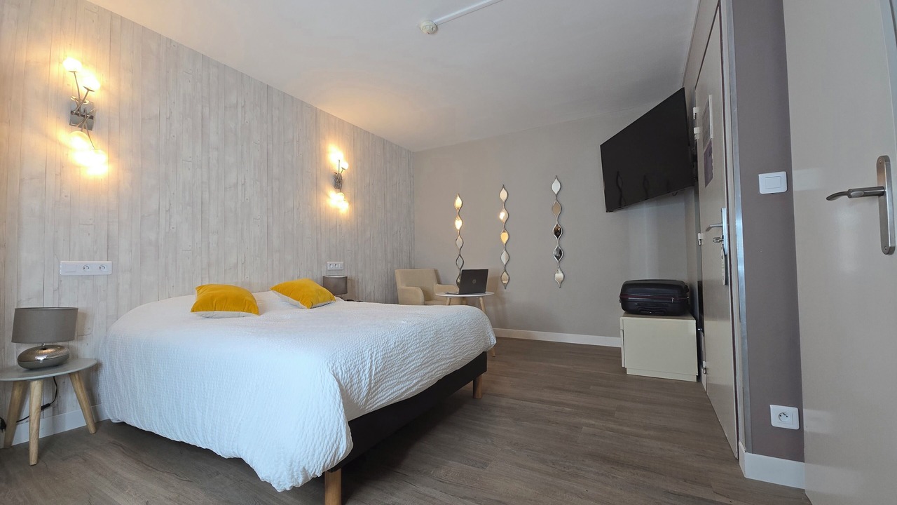 Photo of Bedroom in Montigny-le-Roi