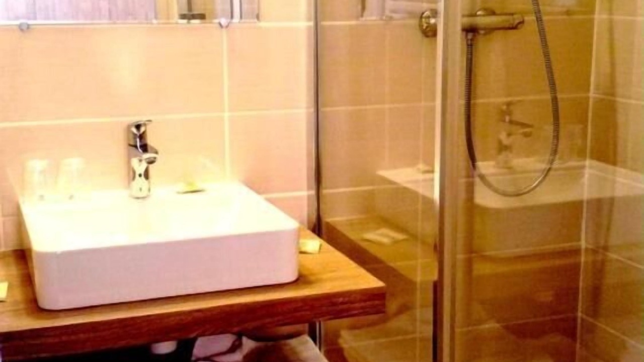 Photo of Bathroom in Montigny-le-Roi