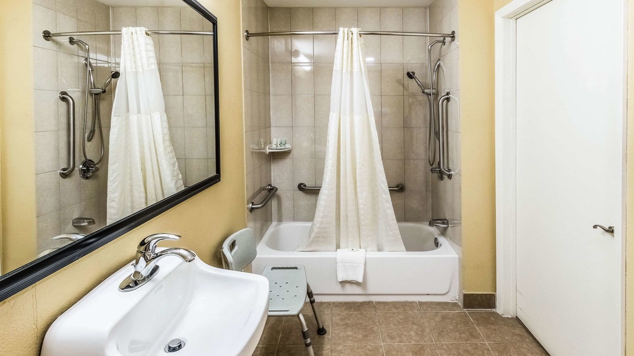 Photo of Bathroom in Corsicana