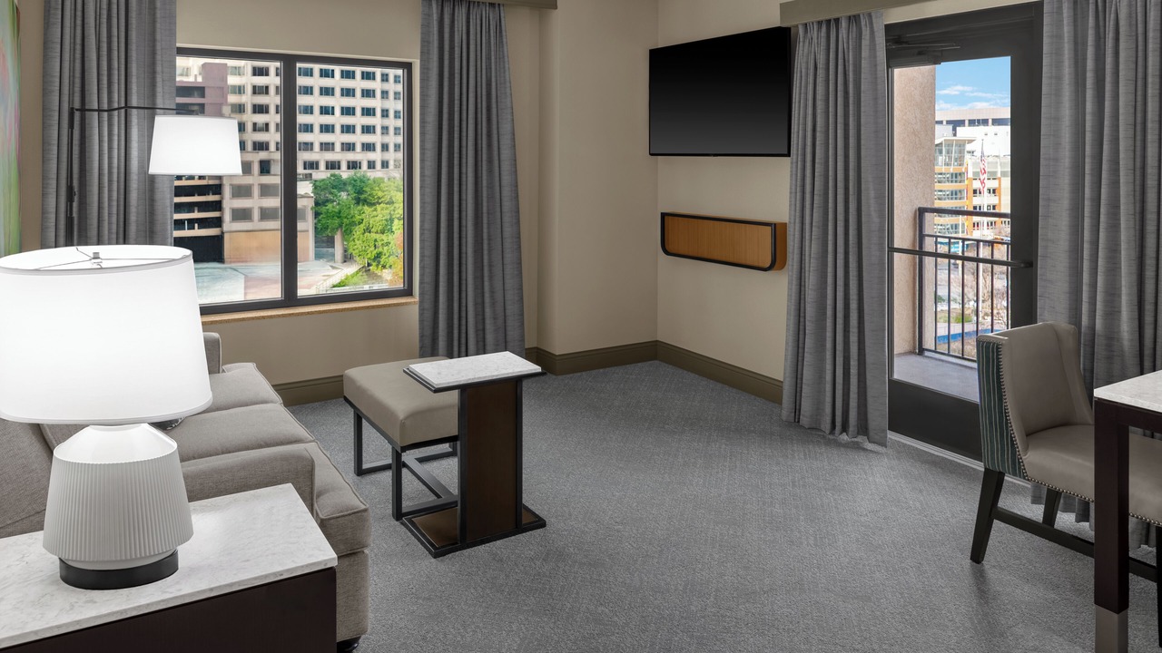 Photo of Bedroom in Main - Military Plaza