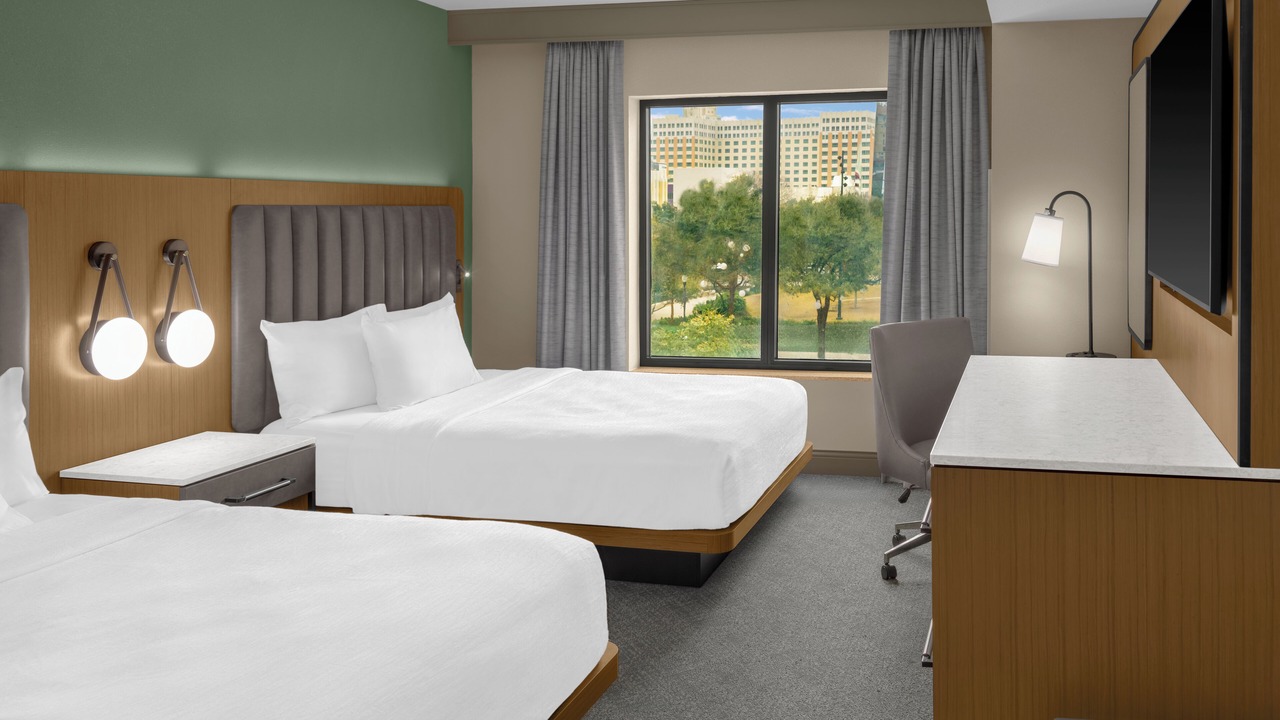 Photo of Bedroom in Main - Military Plaza